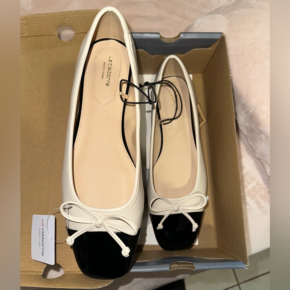 Women’s flats